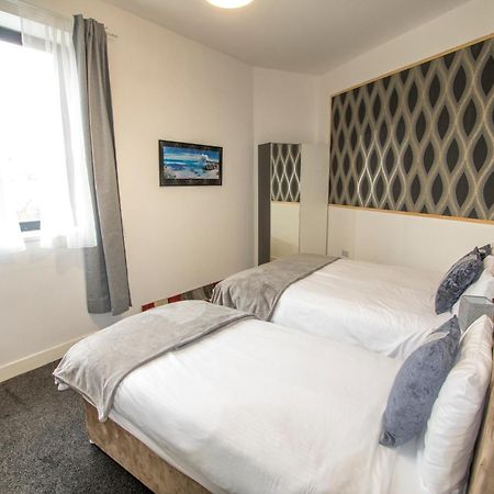 Ideal For Groups - Modern 2 Bedroom Apartment - Free Parking, Transit Links, Close To Stadiums Манчестер Экстерьер фото