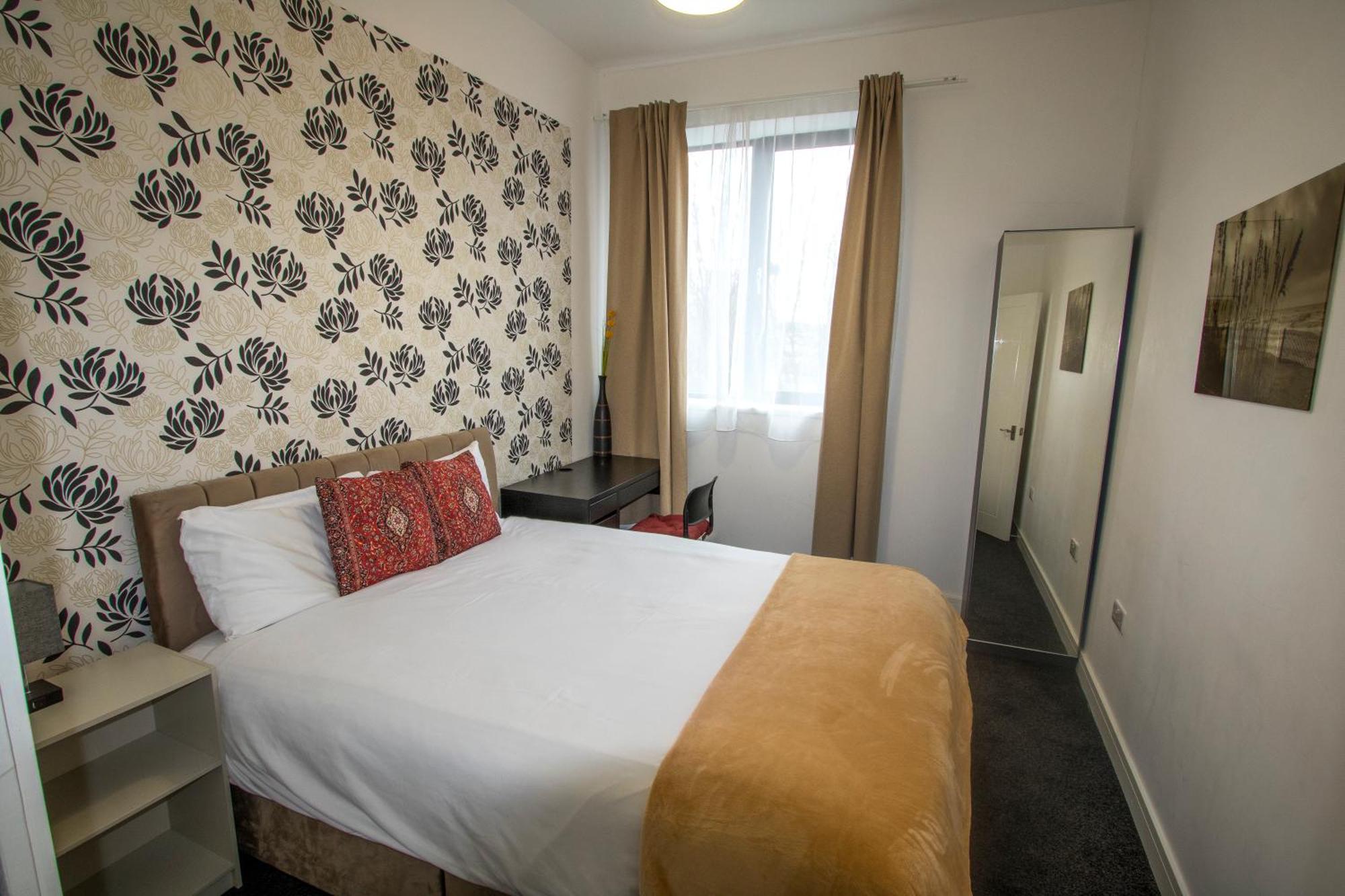 Ideal For Groups - Modern 2 Bedroom Apartment - Free Parking, Transit Links, Close To Stadiums Манчестер Экстерьер фото