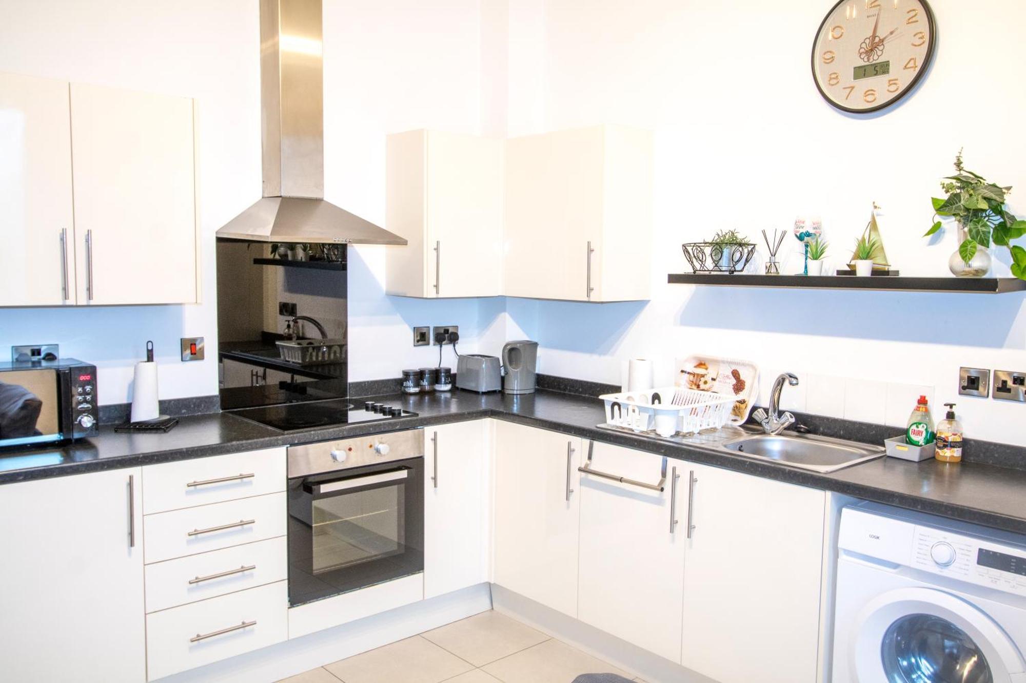 Ideal For Groups - Modern 2 Bedroom Apartment - Free Parking, Transit Links, Close To Stadiums Манчестер Экстерьер фото
